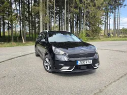 Svart Begagnad 2018 Kia Niro Advance SUV | 169 000 kr (Marknadspris)
