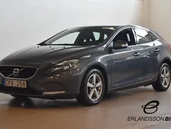 Grå Begagnad 2013 Volvo V40 Kinetic Kombi | 94 900 kr (Marknadspris)