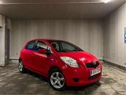Röd Begagnad 2007 Toyota Yaris Halvkombi | 24 900 kr (Marknadspris)