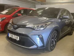Grå Begagnad 2019 Toyota C-HR Edition SUV | 244 900 kr (Marknadspris)