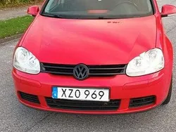 Röd Begagnad 2007 VW Golf V Trendline Halvkombi | 30 000 kr (Superpris)
