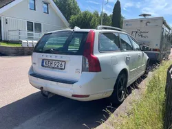 Vit Begagnad 2010 Volvo V50 Momentum Kombi | 29 900 kr (Marknadspris)