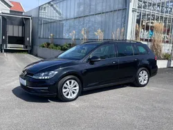 Svart Begagnad 2017 VW Golf VII Kombi | 128 900 kr (Marknadspris)