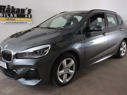 Grå Begagnad 2019 BMW 225 Active Tourer M Sport Minibuss | 189 500 kr (Bra pris)