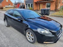 Svart Begagnad 2014 Volvo V40 Kinetic Kombi | 75 000 kr (Bra pris)