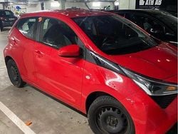 Röd Begagnad 2018 Toyota Aygo X-play Halvkombi | 99 000 kr (Marknadspris)