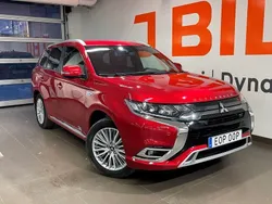 Röd Begagnad 2020 Mitsubishi Outlander P-HEV SUV | 289 900 kr (Lite dyr)
