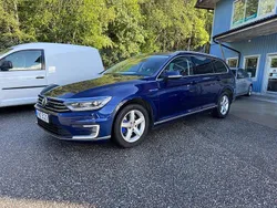 Mörkblå Begagnad 2018 VW Passat Business Kombi | 164 900 kr (Marknadspris)
