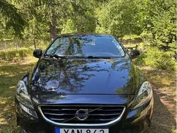 Blå Begagnad 2016 Volvo V40 Momentum Kombi | 125 000 kr (Bra pris)