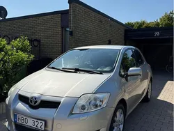 Silver Begagnad 2008 Toyota Auris Halvkombi | 65 000 kr (Marknadspris)