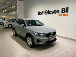Grå Begagnad 2024 Volvo XC40 Core SUV | 359 500 kr (Marknadspris)
