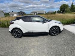 Vit Begagnad 2017 Toyota C-HR Style SUV | 199 000 kr (Marknadspris)
