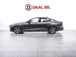 Grå Begagnad 2022 Volvo S60 Plus Sedan | 369 700 kr (Marknadspris)