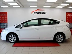 Vit Begagnad 2010 Toyota Prius Halvkombi | 79 500 kr (Marknadspris)