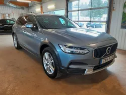 Ljusblå Begagnad 2018 Volvo V90 CC Momentum Kombi | 285 000 kr (Lite dyr)
