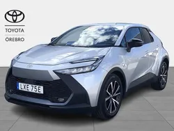 Silver Ny 2024 Toyota C-HR Style SUV | 359 900 kr (Marknadspris)