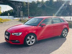 Röd Begagnad 2013 Audi A3 Sportback Ambition Halvkombi | 93 000 kr (Marknadspris)