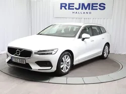 Vit Begagnad 2019 Volvo V60 Momentum Kombi | 274 500 kr (Marknadspris)