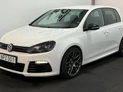 Vit Begagnad 2010 VW Golf VI R Halvkombi | 179 400 kr