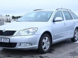 Silver samma som bilen Begagnad 2012 Skoda Octavia Kombi | 89 500 kr (Bra pris)