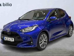 Blå Begagnad 2025 Toyota Yaris Hybrid Halvkombi | 279 900 kr