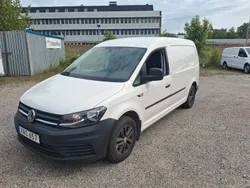 Flerfärgad (vit) Begagnad 2016 VW Caddy Maxi Minibuss | 99 000 kr (Marknadspris)