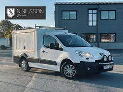 Vit Begagnad 2009 Peugeot Partner Minibuss | 39 000 kr (Lite dyr)