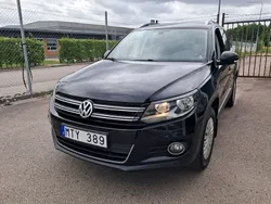 Svartmet Begagnad 2013 VW Tiguan Sportline SUV | 139 000 kr (Marknadspris)