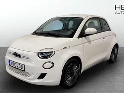 Vit (white) Begagnad 2022 Fiat 500e Icon Halvkombi | 159 800 kr (Bra pris)