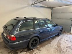 Mörkblå Begagnad 2002 BMW 520 Kombi | 29 900 kr