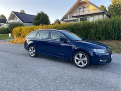 Blå Begagnad 2015 Skoda Octavia Business Line Kombi | 69 500 kr (Superpris)