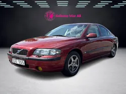 Mörkröd Begagnad 2002 Volvo S60 Business Edition Sedan | 33 900 kr (Marknadspris)