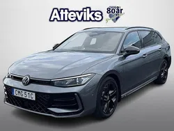Mörkgrå Begagnad 2025 VW Passat Style Kombi | 549 900 kr