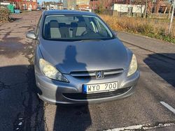 Begagnad 2005 Peugeot 307 Halvkombi | 15 000 kr (Marknadspris)