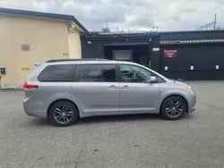 Silver Begagnad 2011 Toyota Sienna Minibuss | 147 000 kr