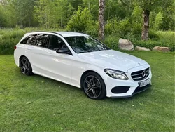 Vit Begagnad 2017 Mercedes C220 AMG line Kombi | 209 000 kr (Marknadspris)