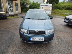 Mörkgrå (grå) Begagnad 2006 Skoda Fabia Halvkombi | 25 000 kr (Marknadspris)