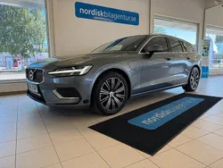 Grå Begagnad 2019 Volvo V60 Inscription Kombi | 309 900 kr (Marknadspris)