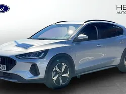 Grå (silver) Begagnad 2022 Ford Focus Halvkombi | 219 900 kr (Bra pris)