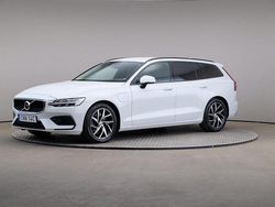 Vit Begagnad 2020 Volvo V60 Momentum Kombi | 285 000 kr (Marknadspris)