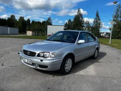 Silver Begagnad 2000 Toyota Corolla Halvkombi | 35 000 kr