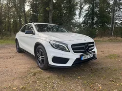 Vit Begagnad 2015 Mercedes GLA220 AMG SUV | 189 900 kr (Marknadspris)