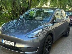 Grå Begagnad 2021 Tesla Model Y Long Range AWD SUV | 315 000 kr