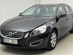 Svart Begagnad 2012 Volvo V60 Momentum Kombi | 80 000 kr