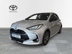 Silver Begagnad 2020 Toyota Yaris Hybrid Halvkombi | 224 900 kr (Lite dyr)