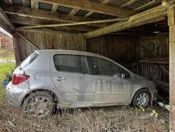 Grå Begagnad 2005 Peugeot 307 Halvkombi | 6 000 kr (Superpris)