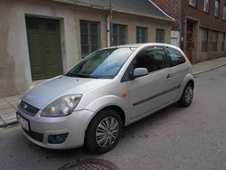 Begagnad 2005 Ford Fiesta Halvkombi | 23 500 kr (Marknadspris)