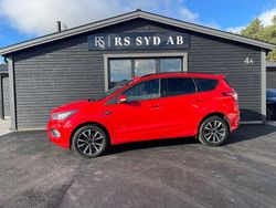 Röd Begagnad 2018 Ford Kuga SUV | 194 000 kr (Marknadspris)