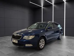 Mörkblå Begagnad 2010 Skoda Superb Ambition Kombi | 69 900 kr (Bra pris)