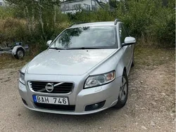 Grå Begagnad 2011 Volvo V50 Momentum Kombi | 53 000 kr (Marknadspris)